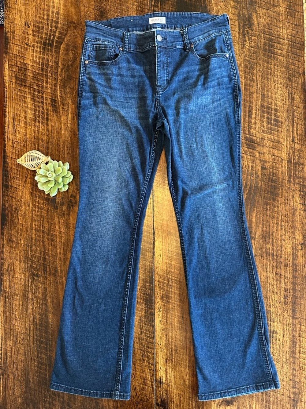 Shyanne | Bootcut Jeans | Medium Wash Denim, 32